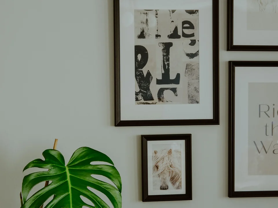 15 Renter-Friendly Gallery Wall Ideas